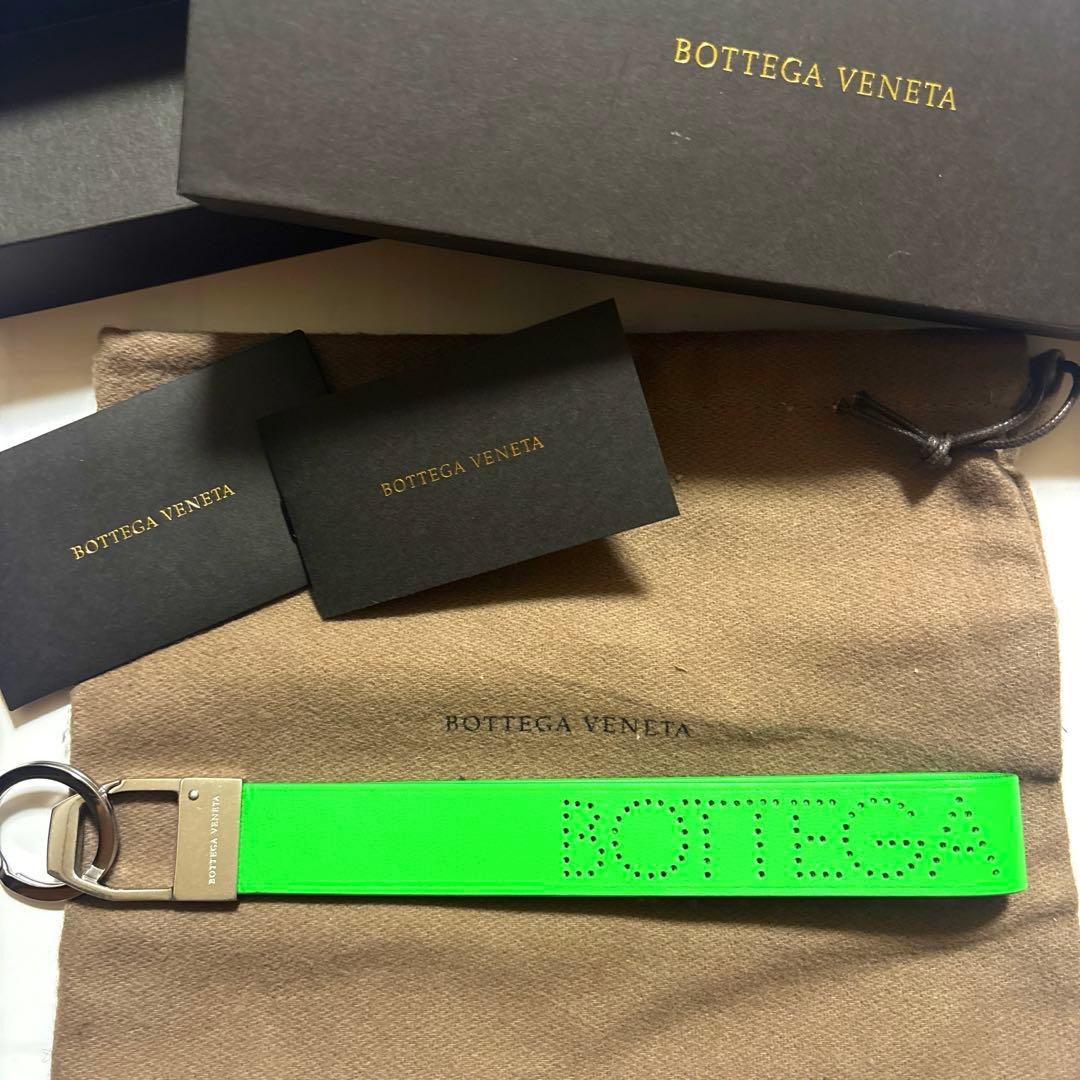 限定値下げ 新品 BOTTEGA VENETA ストラップ バックチャーム