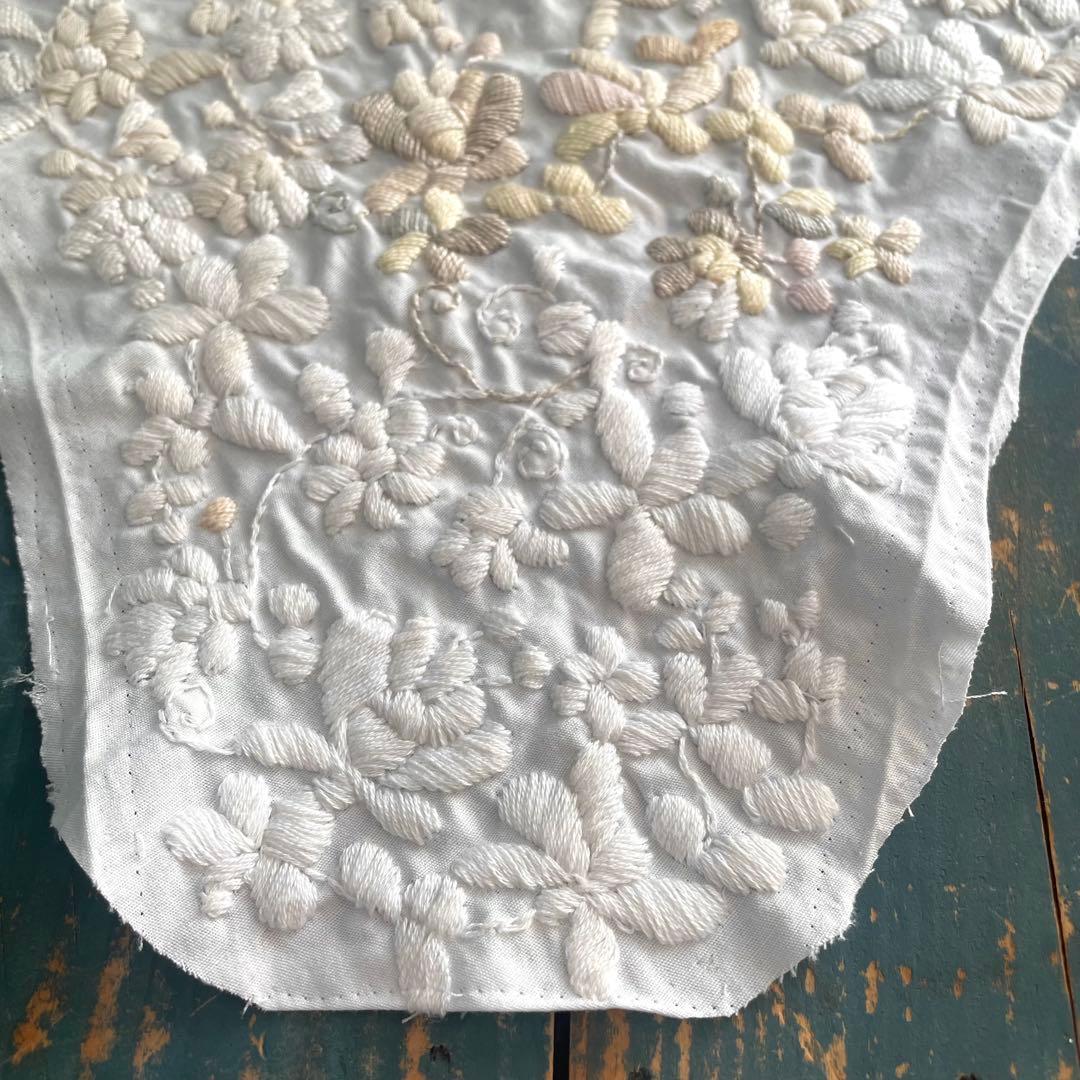 至高の手仕事/極厚立体刺繍パーツ /純白の陰影が織りなす一点モノの芸術