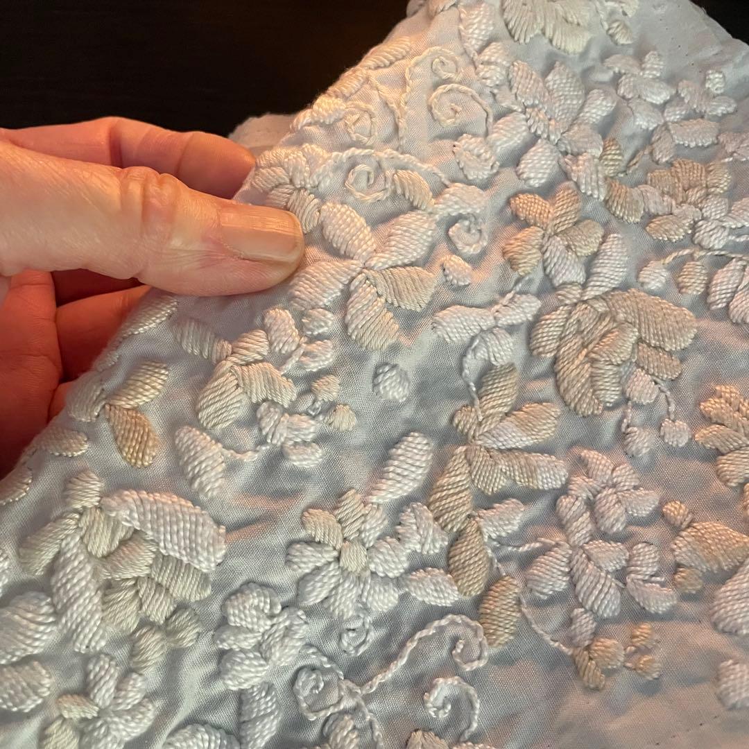 至高の手仕事/極厚立体刺繍パーツ /純白の陰影が織りなす一点モノの芸術