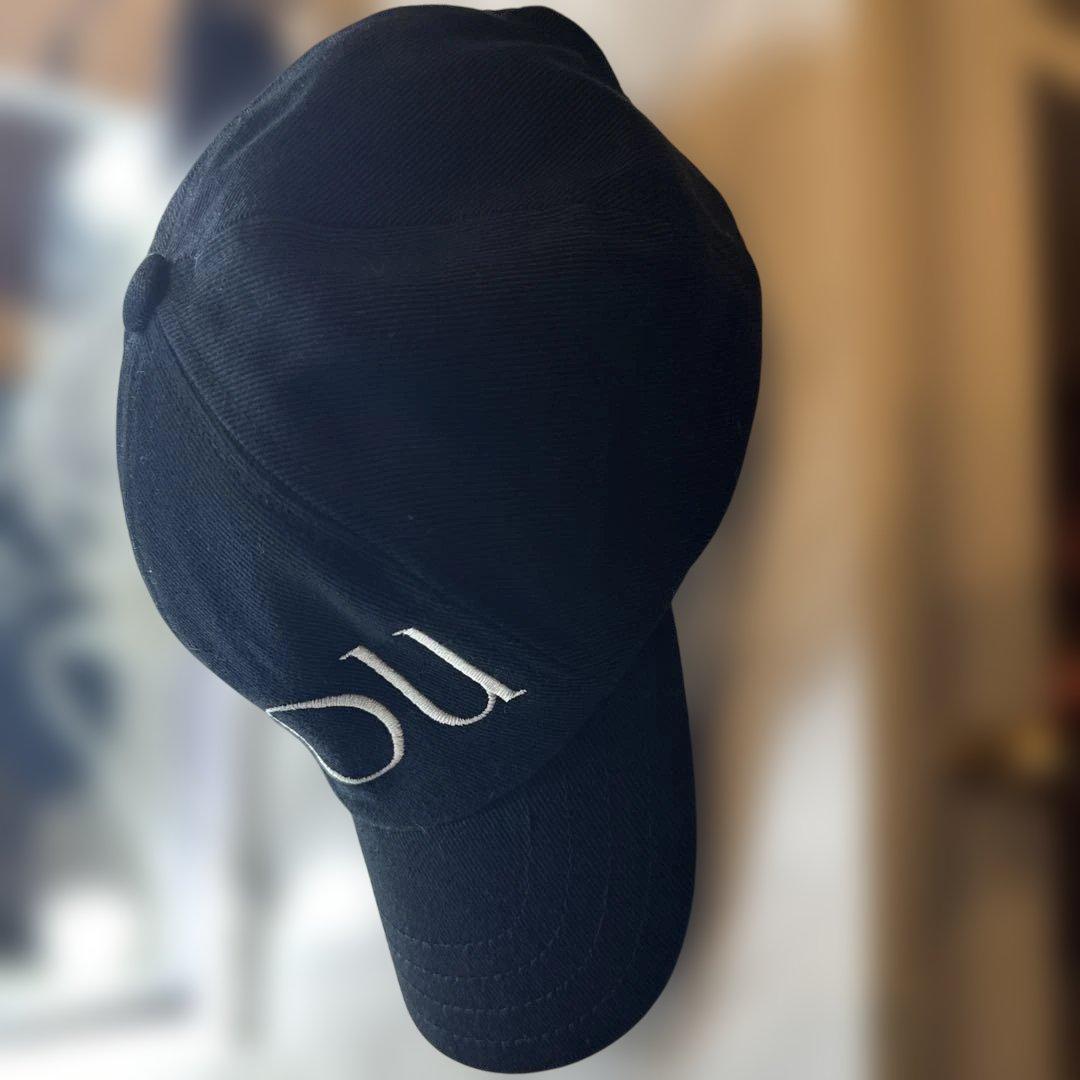 PATOU 黒 ベースボールキャップ