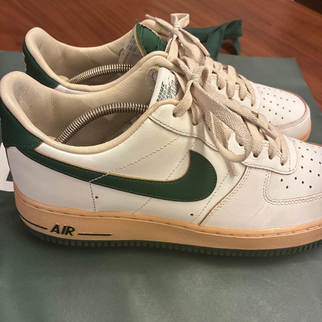 NIKE WMNS AIR FORCE 1 07 LV8 ナイキエアフォースワン