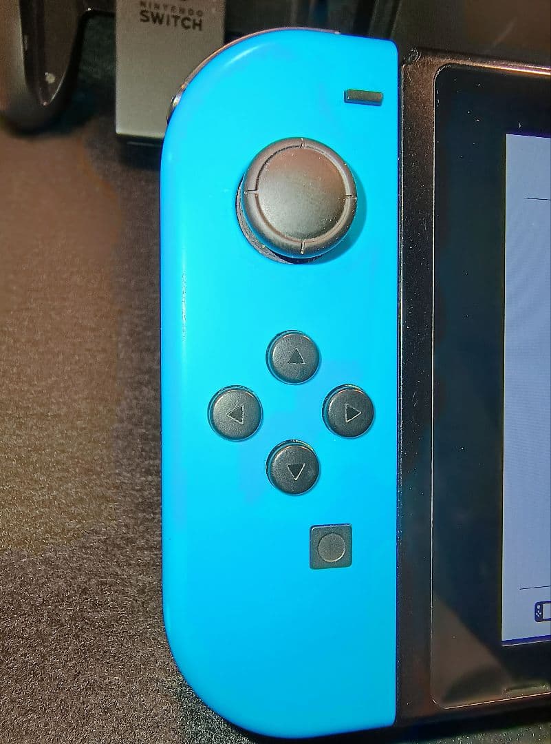 Nintendo Switch 本体一式　スイッチ付属品あり。