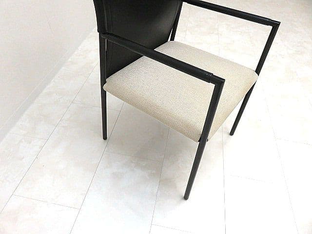 リッツウェル 本革アームチェア 　黒革 ダイニングチェア　ラウンジチェア