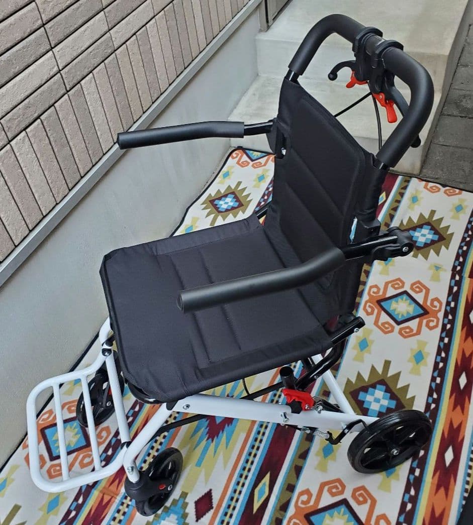 Y037 介助用車椅子 軽量 コンパクト 介助ブレーキ付 ノーパンクタイヤ 介護