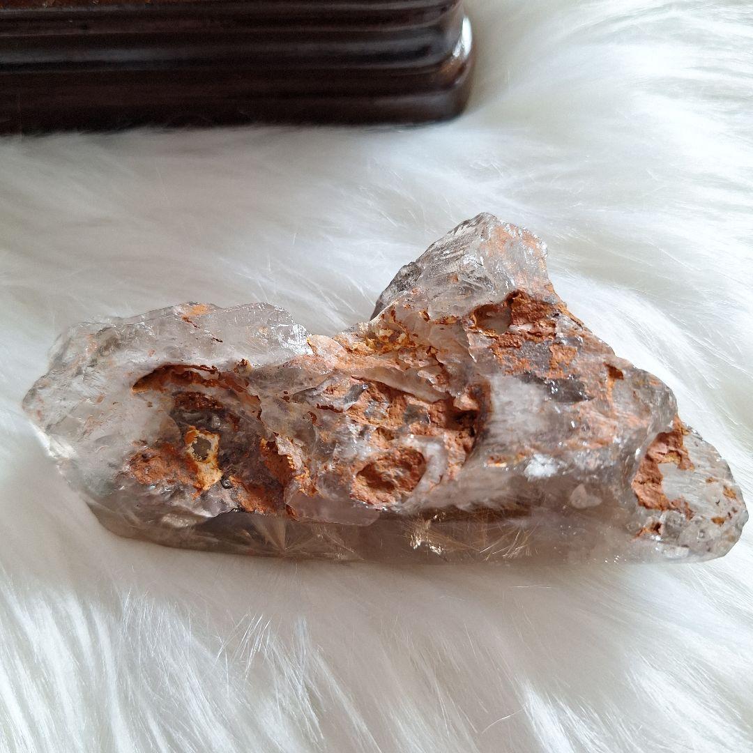 ★天然石★透明感がハンパないルチルクォーツ(台座付)