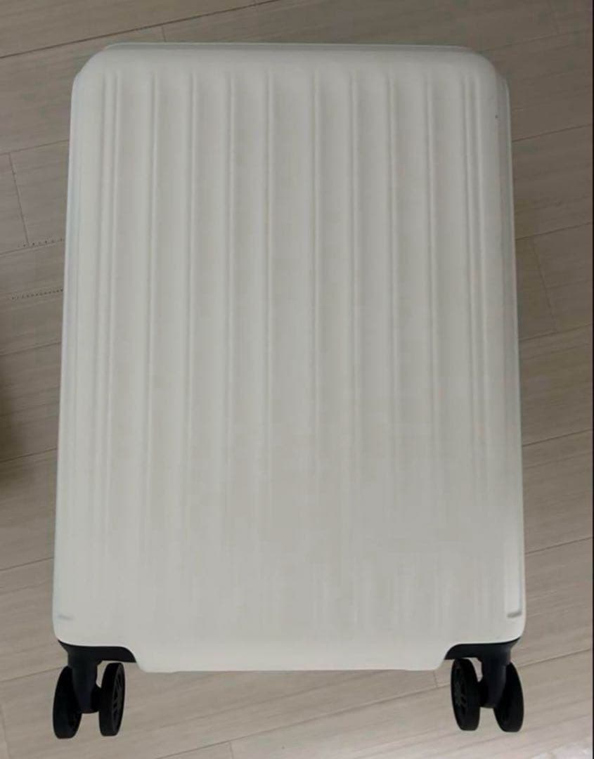 軽量機内持ち込みスーツケース白　TSロック