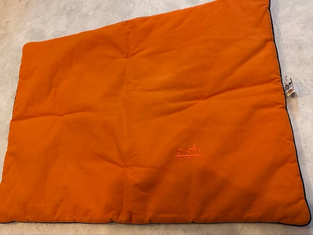 エルメス　クッション　マット　座布団ロゴ刺繍