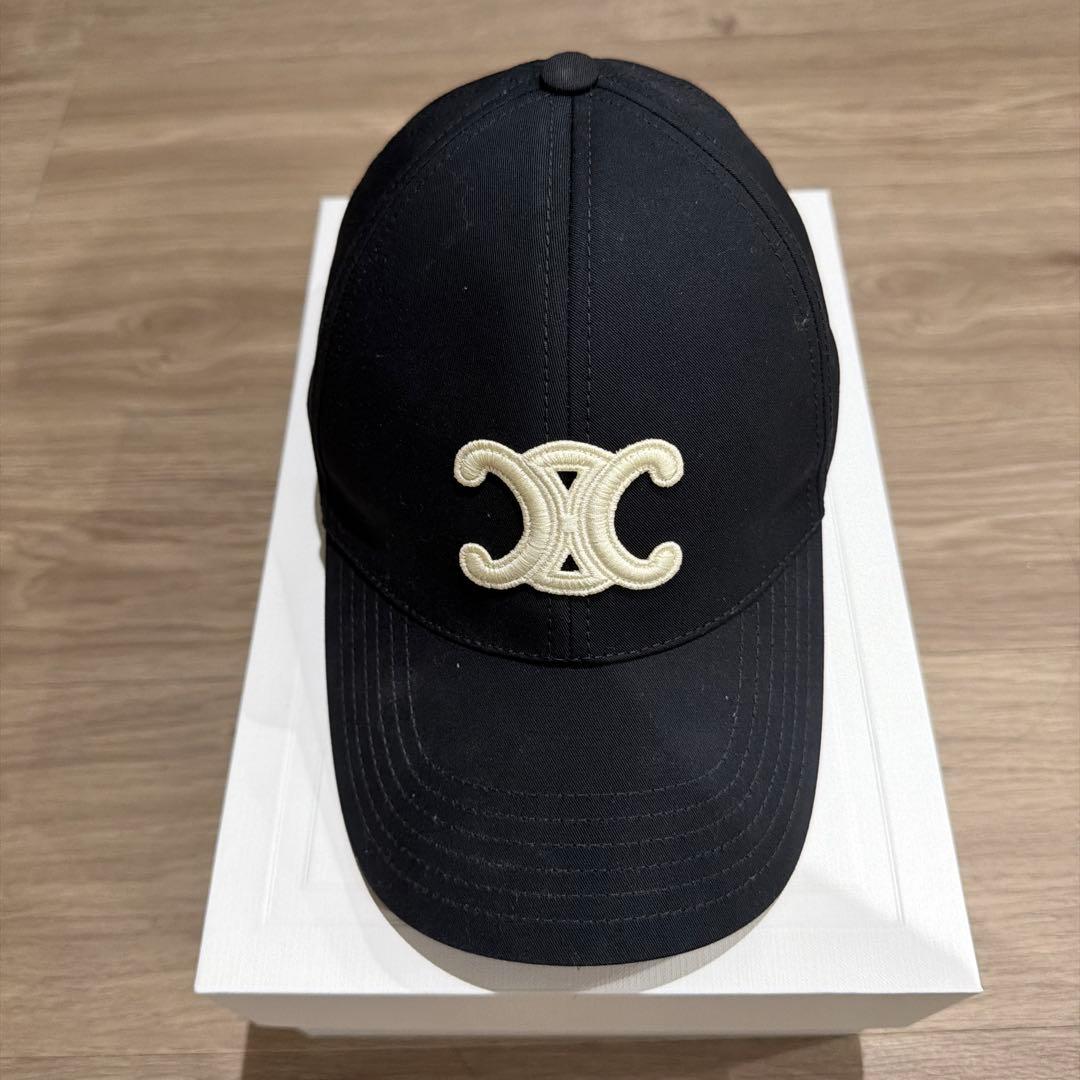 CELINE 黒 ベースボールキャップ