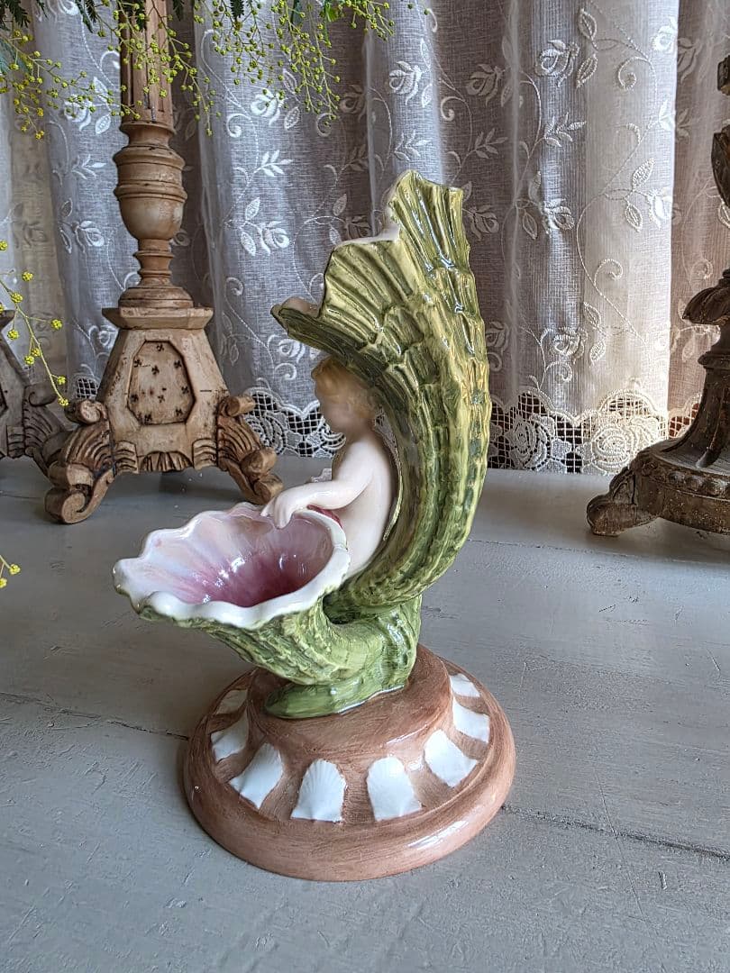  ウェッジウッド フラワーベース 花器 花瓶 フィギュリン