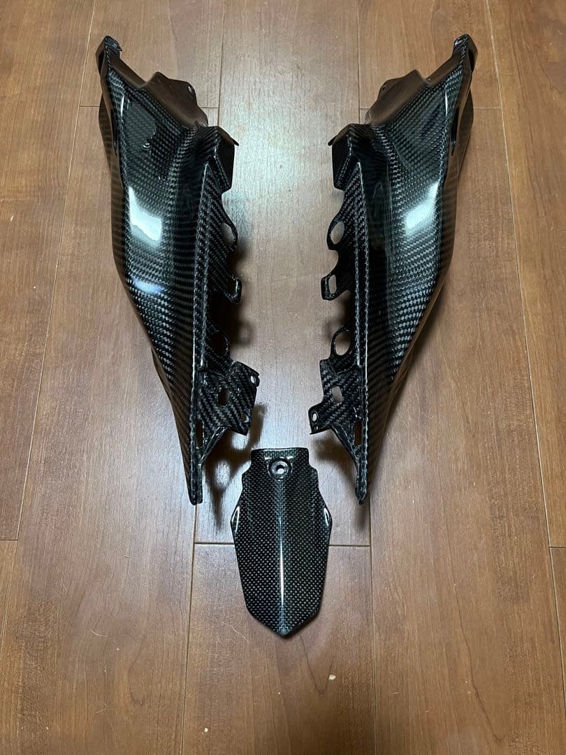 YZF-R7用　カーボンリアサイドパネル・カーボンテールカバーセット