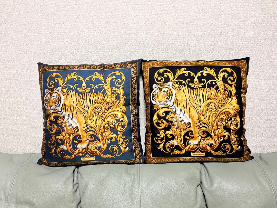 ☆超美品☆フェラガモ☆美しいスカーフ柄☆タイガー☆トラ☆シルク☆クッション☆