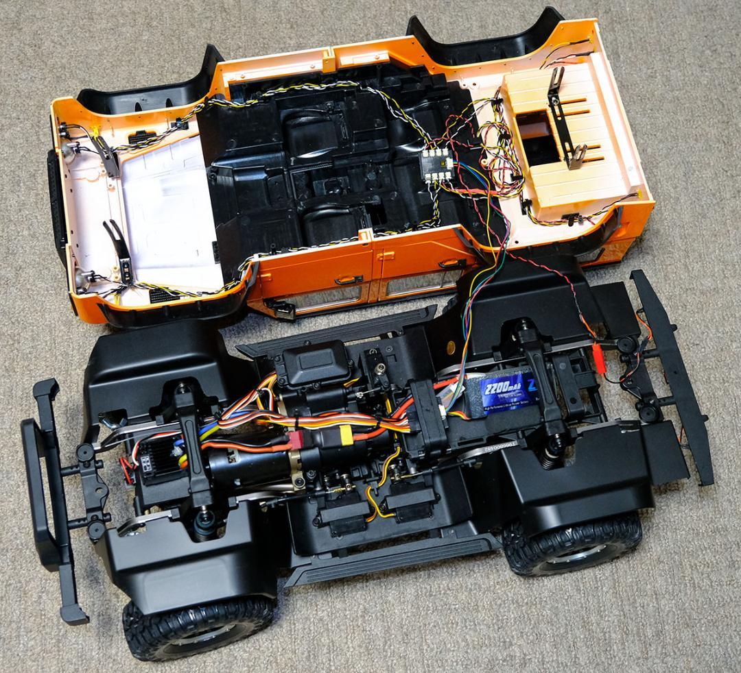 ★限定値下中★YK4104 4WD ラジコンカー LEDランプセット装着済