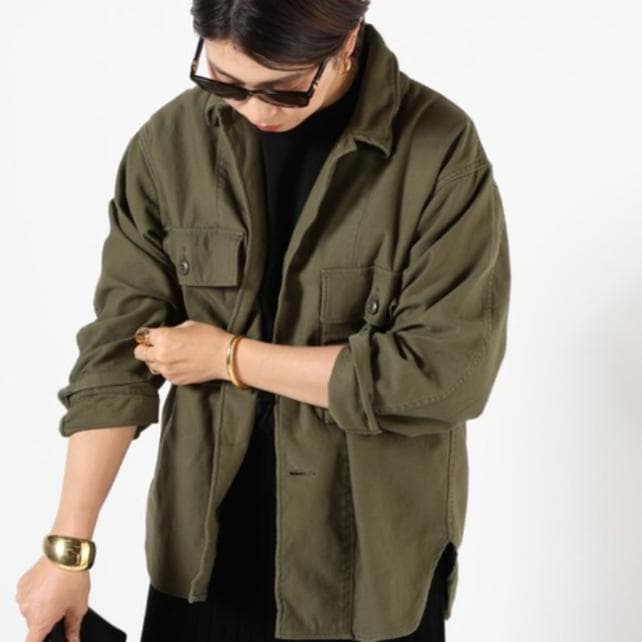 極美品 ミューズドゥドゥーズィエムクラス ミリタリーシャツジャケット カーキ