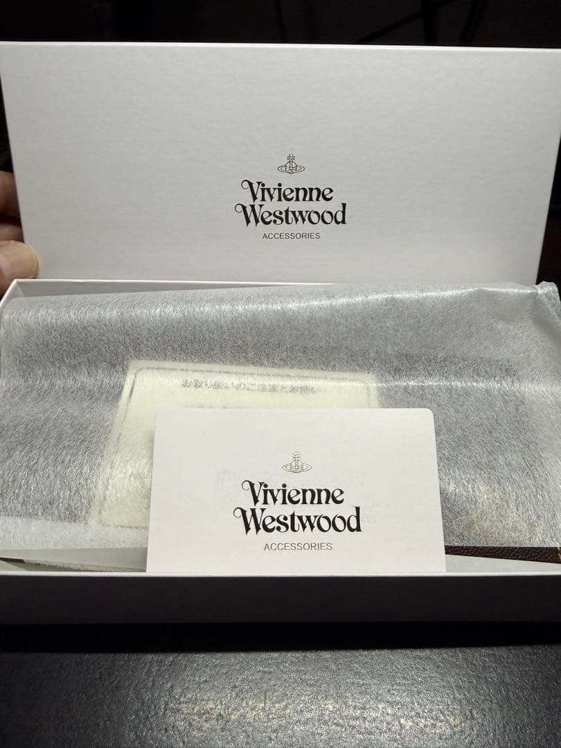 最終値下げ　新品箱付き【ヴィヴィアンウエストウッド】長財布