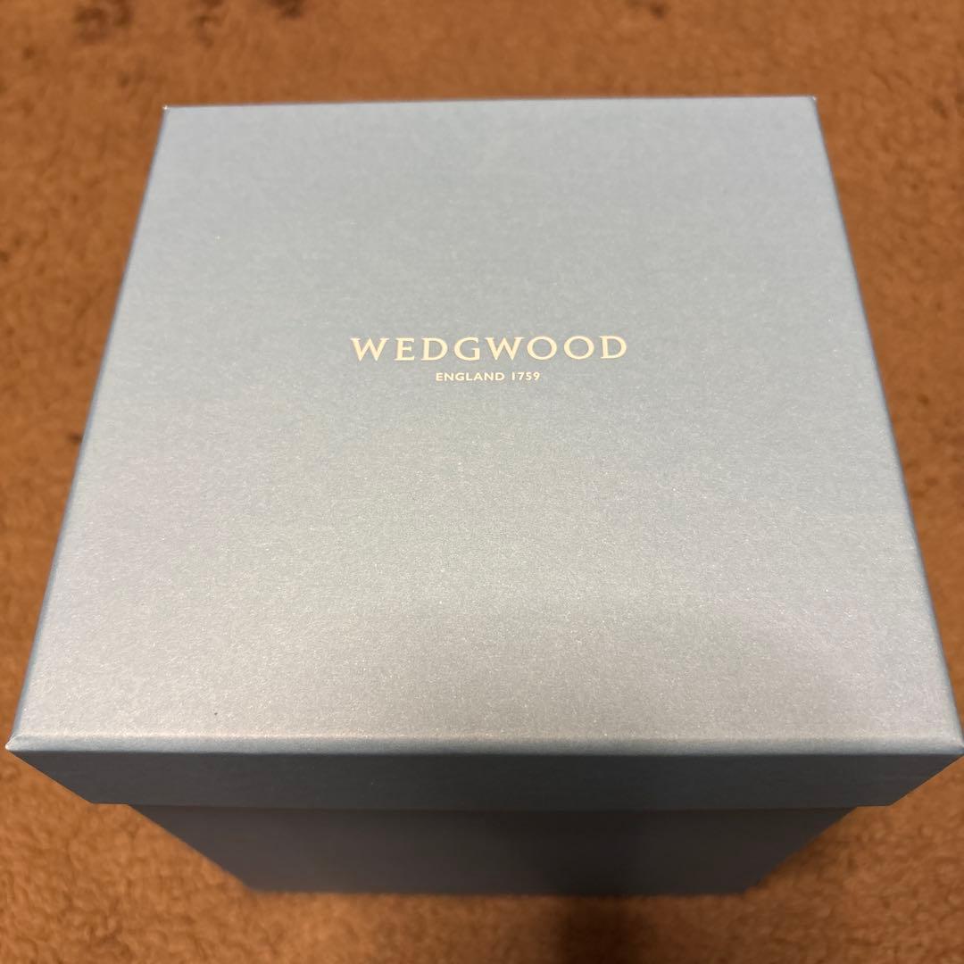 ウェッジウッド クリスマス ホリデイ スノーグローブ（スノードーム） 2024