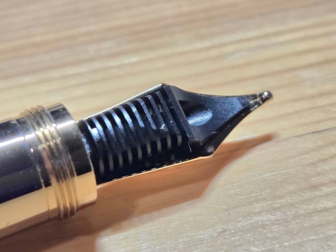 【限定ギフトセット】MONTBLANC 万年筆 ルージュ エ ノワール マーブル