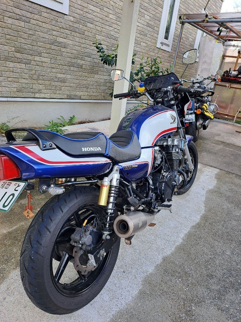 ホンダ　CB750 RC42 タックロールシート