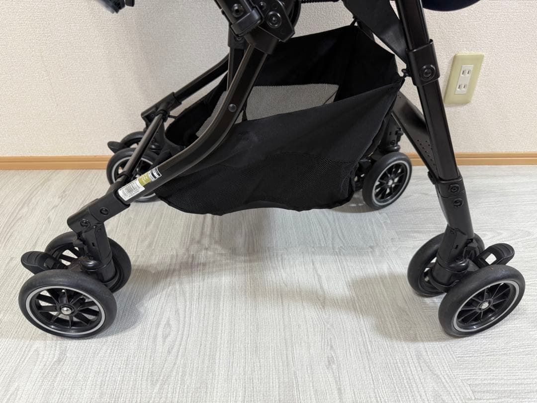 コンビ メチャカルオート4キャス エッグショック ルクスネイビー （軽量モデル）