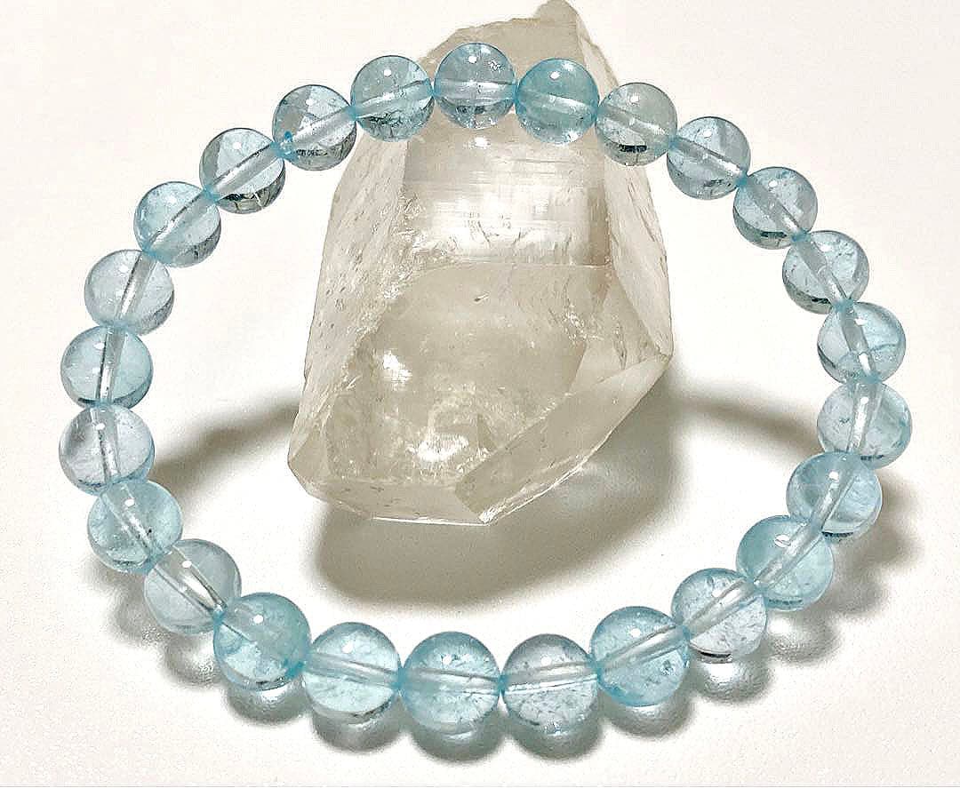 aki　最高品質　輝く未来を象徴する守護石　スカイブルートパーズのブレス