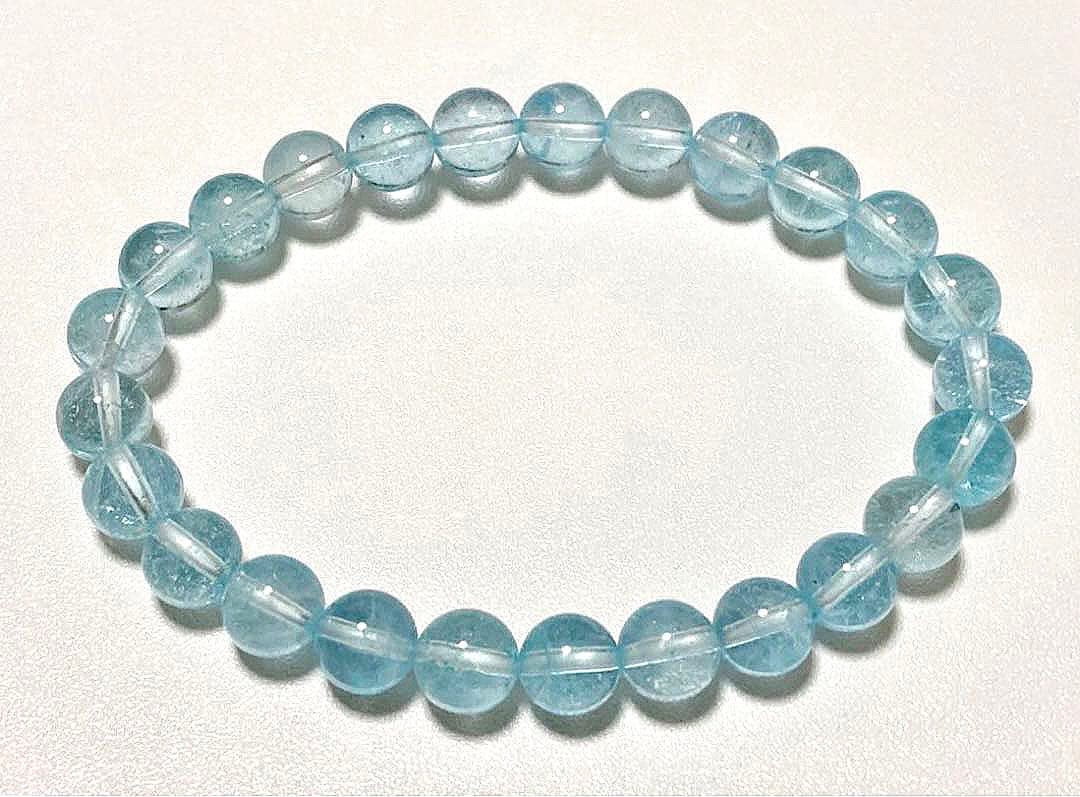 aki　最高品質　輝く未来を象徴する守護石　スカイブルートパーズのブレス