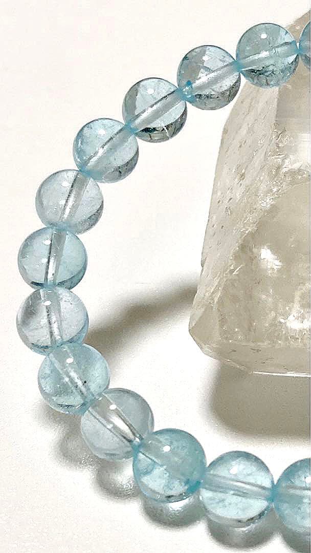 aki　最高品質　輝く未来を象徴する守護石　スカイブルートパーズのブレス