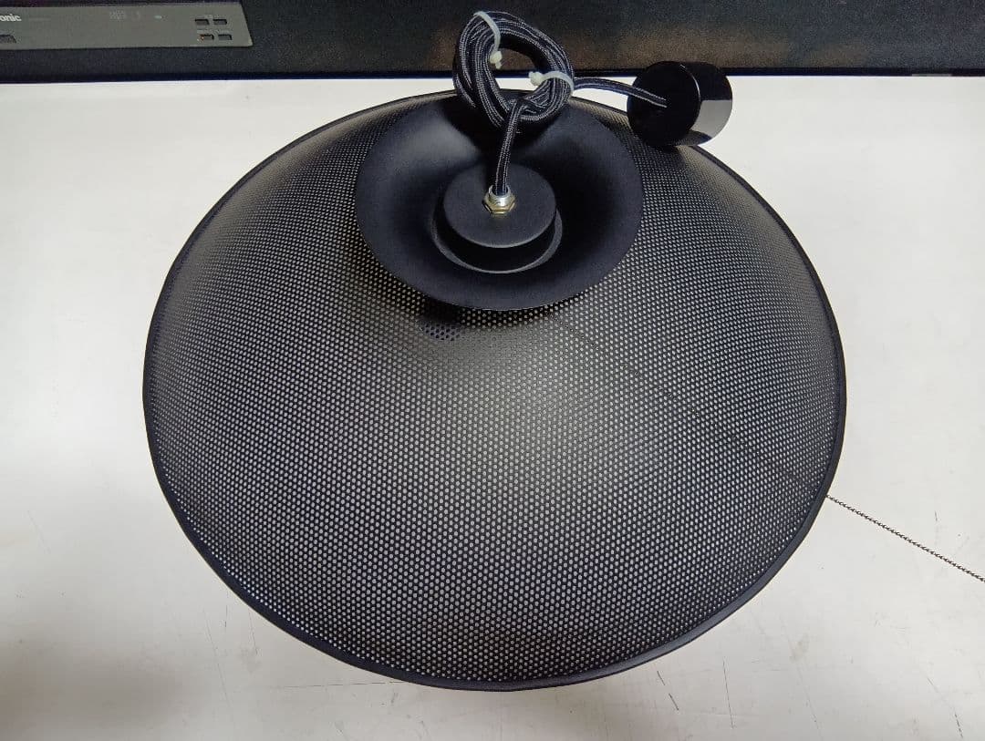 レア　廃盤　1980's　スペースエイジ　ポストモダン　パンチングメタル　ライト