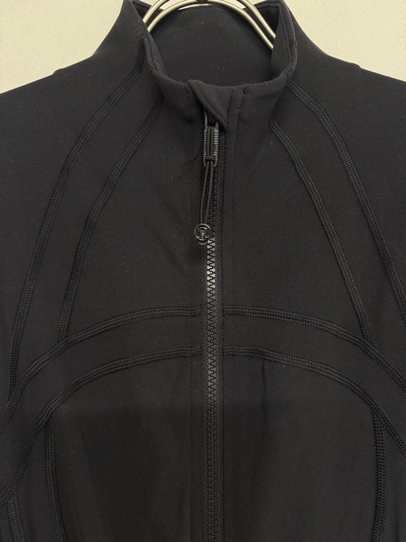 美品。lululemon ルルレモンDefine ジャケット Luon
