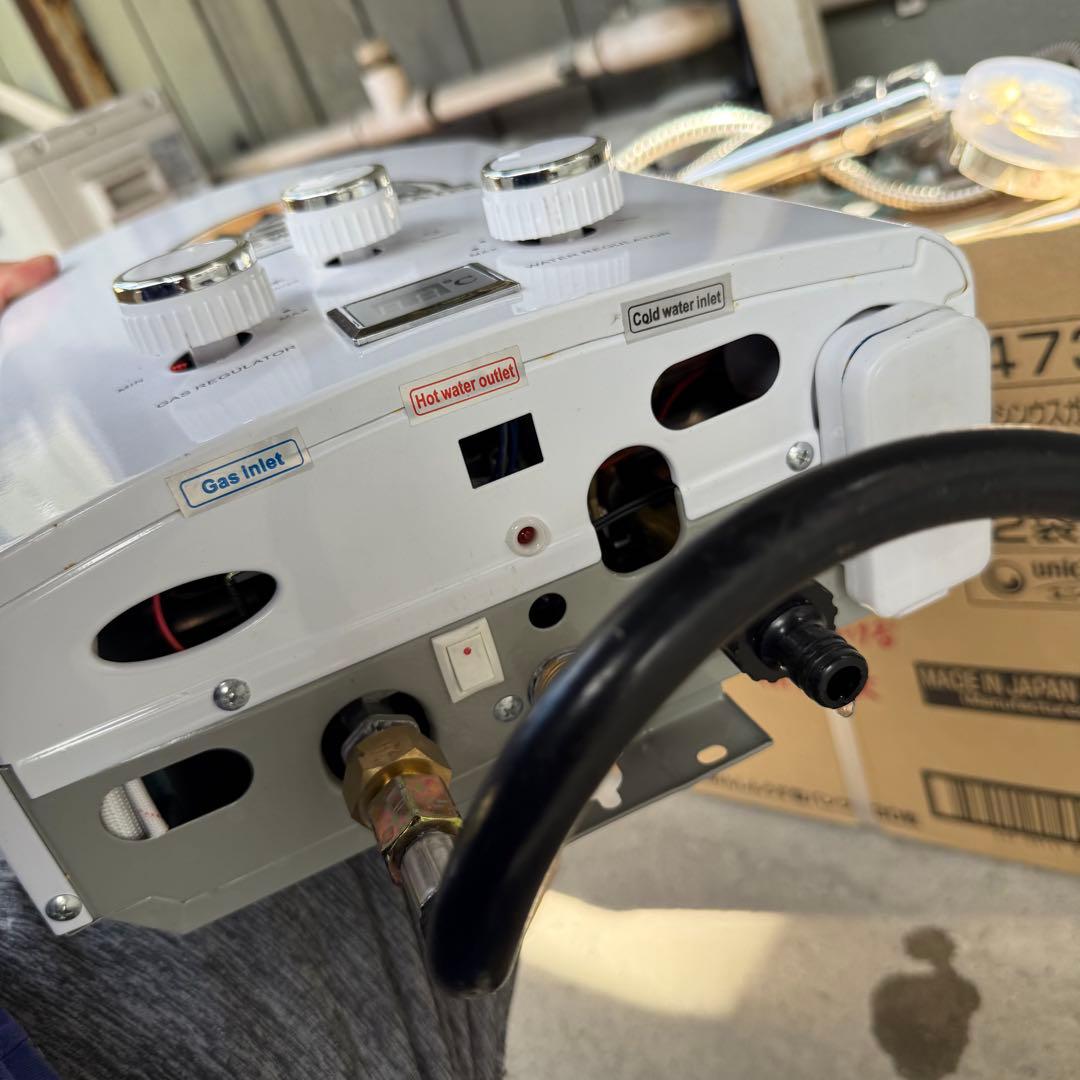 携帯用LPガス給湯器 7L タンクレス 湯沸器 1.85 GPM 熱湯ヒーター