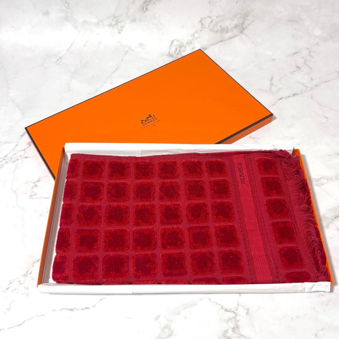 【新品タグ付き箱付き】エルメス フェイスタオル レッド 未使用品