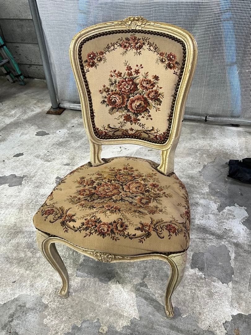 アンティーク調 ダイニングチェア ホワイト系 猫脚 猫足 彫刻 洋風 ロココ調