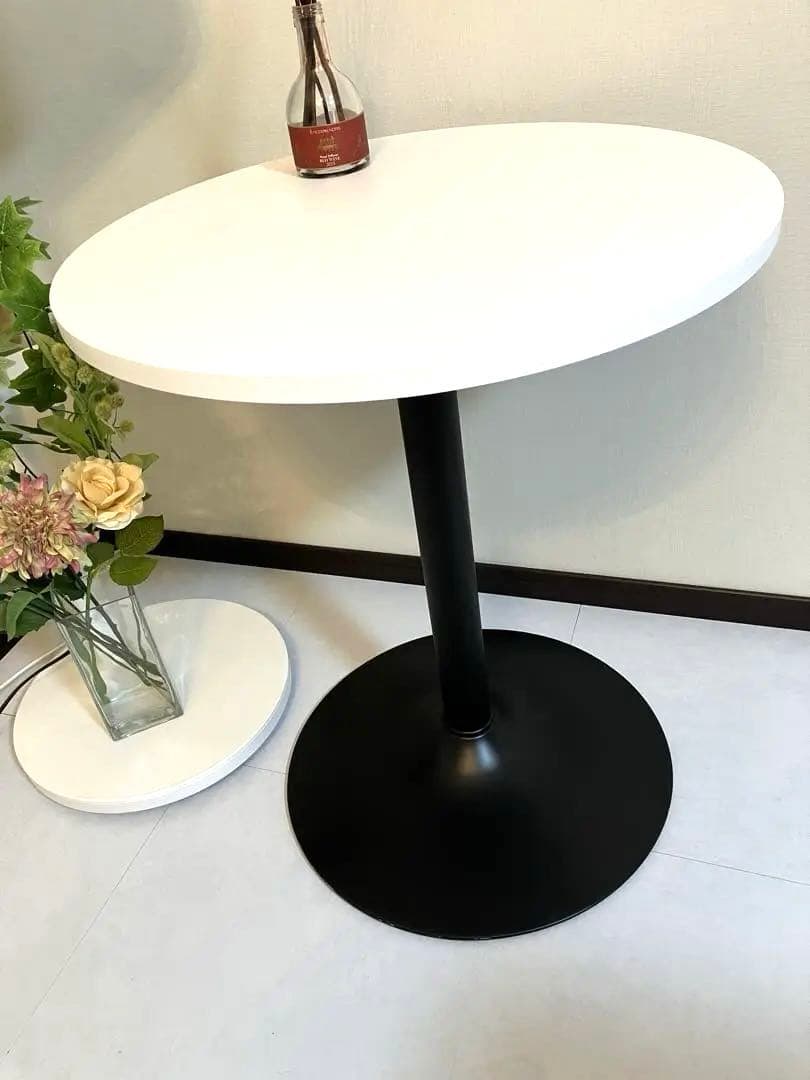 美品　カフェテーブル ホワイト 円形60