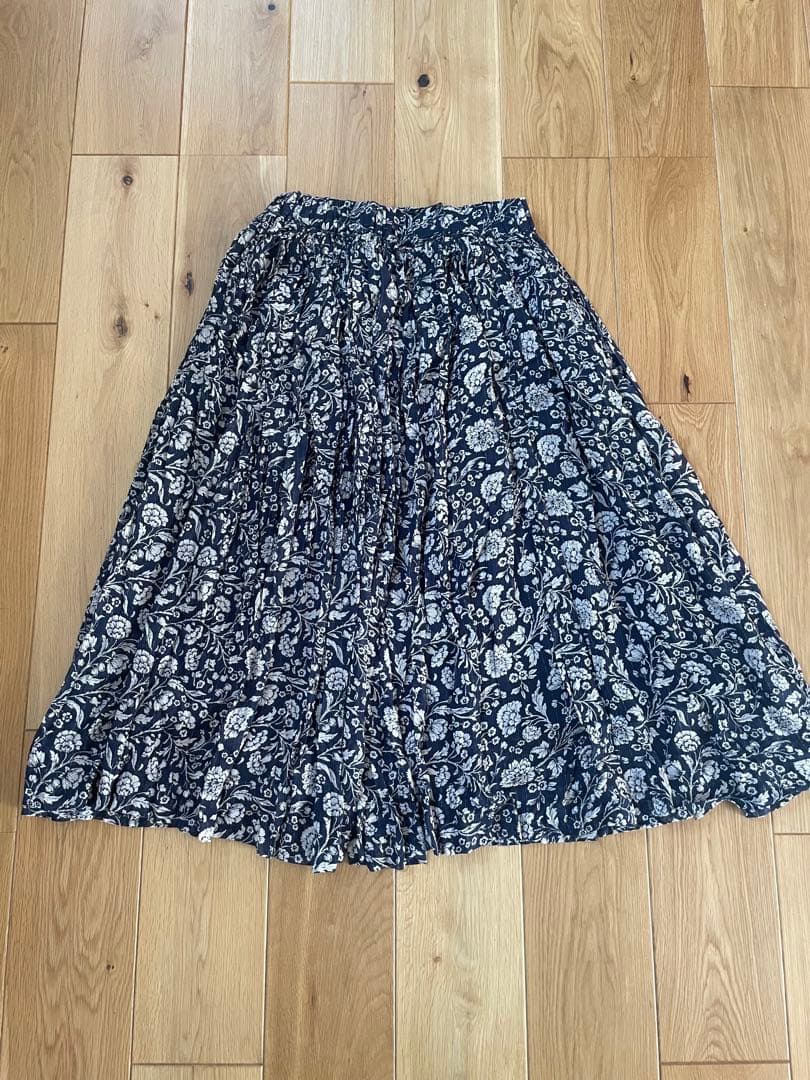 【新品未使用】人気完売品　北欧暮らしの道具店　ソワ　Soi-e 花柄スカート