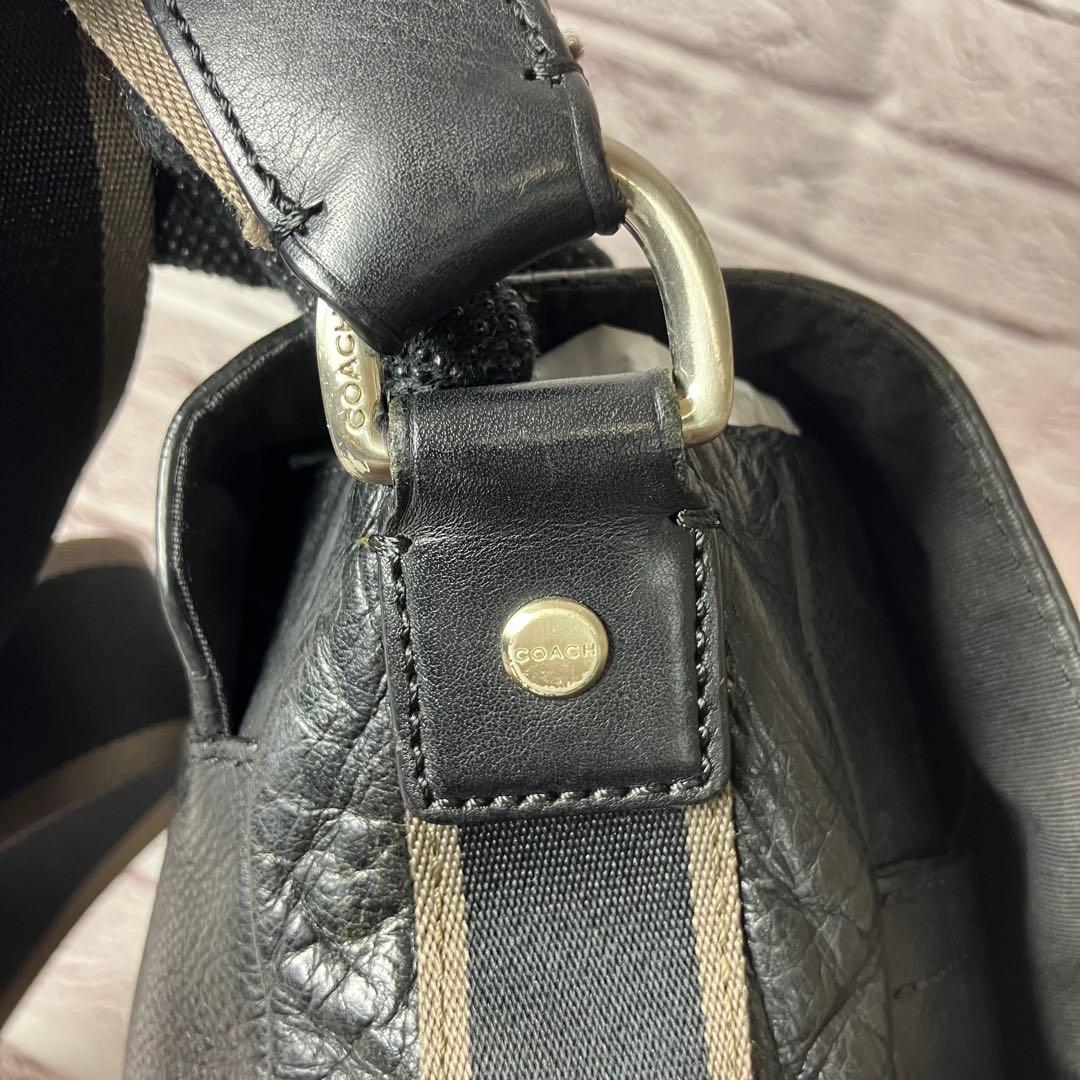 COACH ショルダーバッグ メッセンジャーバッグ レザー エンボス 斜め掛け