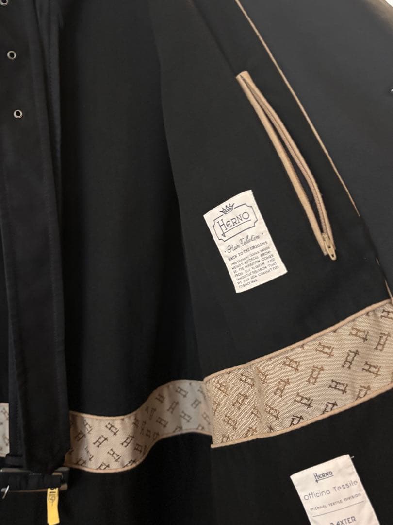 美品　ヘルノ　HERNOメンズ　トレンチコート　近年モデル　クリーニング済み