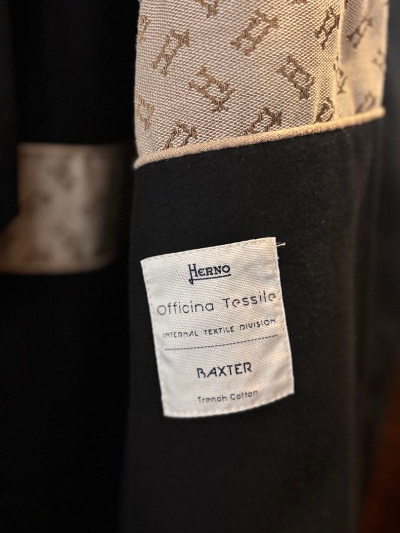 美品　ヘルノ　HERNOメンズ　トレンチコート　近年モデル　クリーニング済み