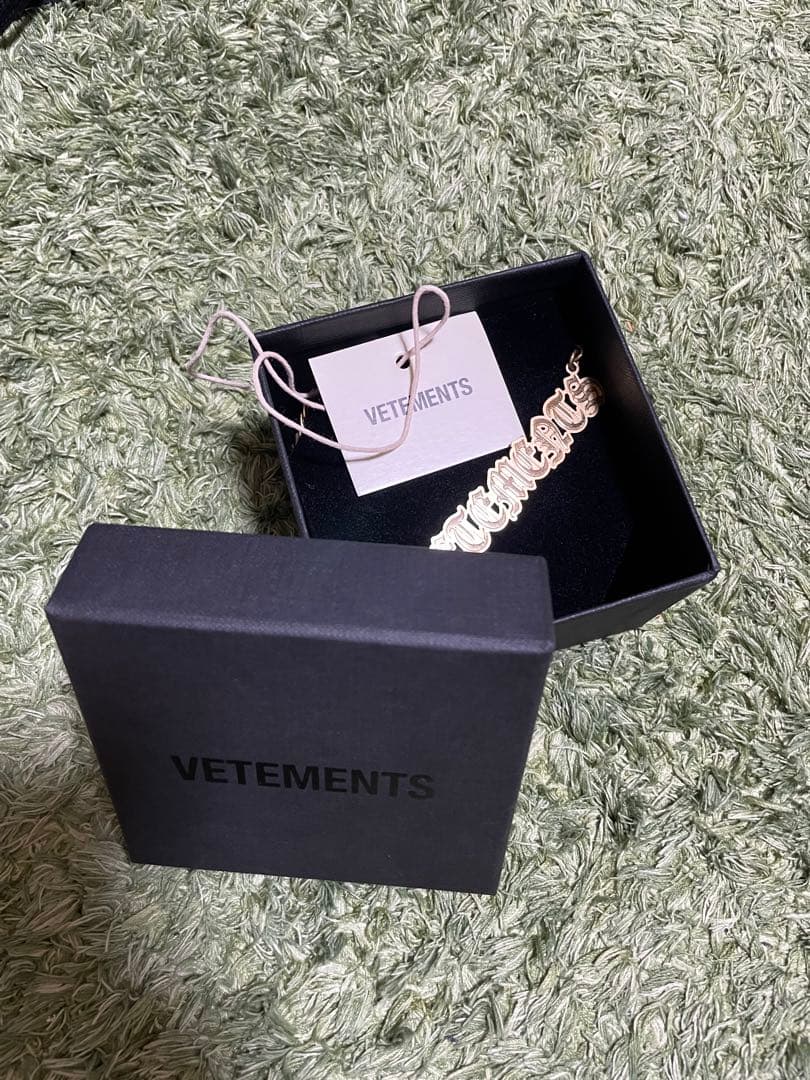 VETEMENTS ゴールドロゴネックレス　喜平