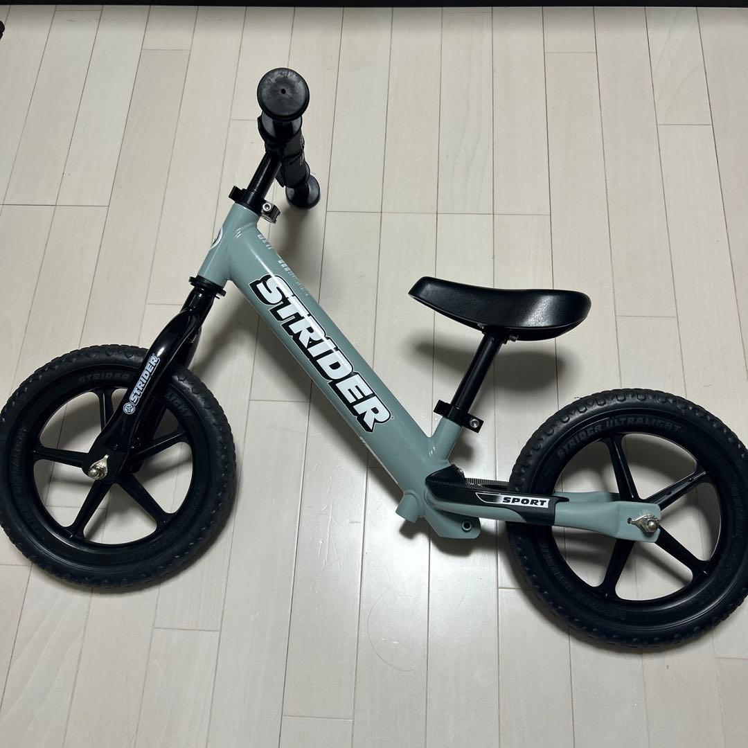STRIDER バランスバイク 限定カラー　スポーツ