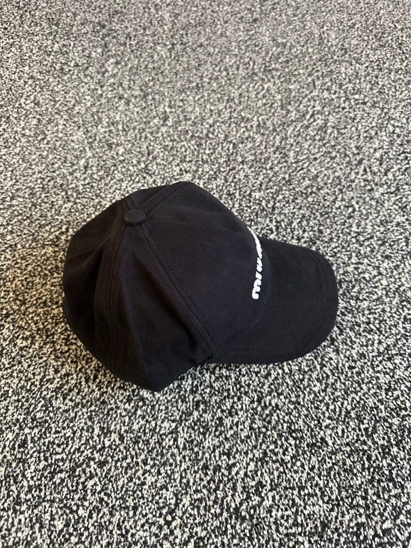 miu miu 黒 ベースボールキャップ未使用