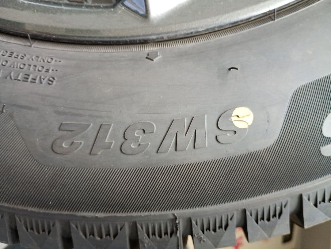 スタッドレス winter cross （引取限定27000円）