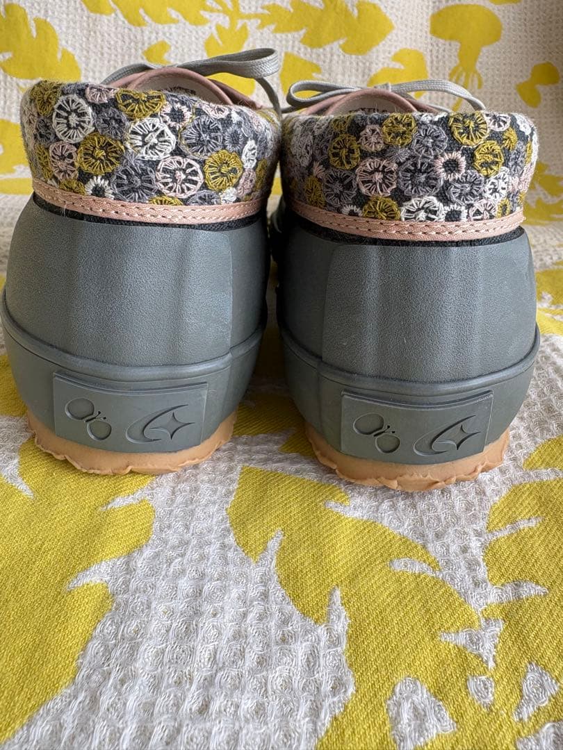 未使用箱付き ミナペルホネン×ムーンスター スカイフル 24cm モスグリーン