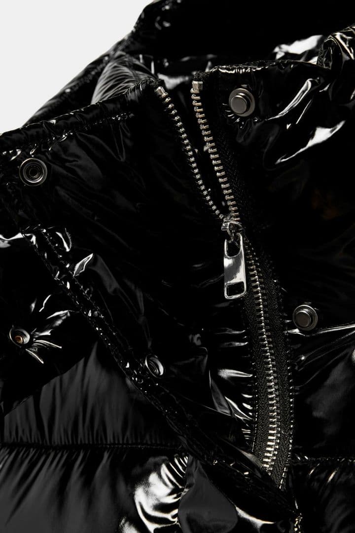 【新品タグ付き】ZARA シャイニーロングアノラック L