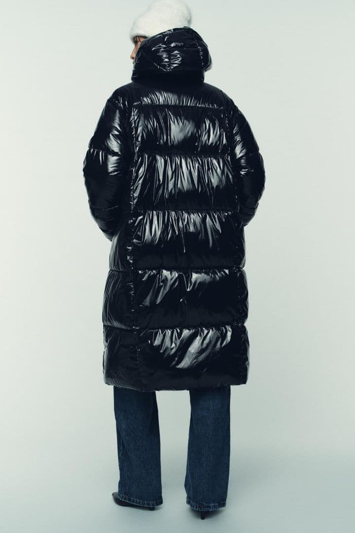 【新品タグ付き】ZARA シャイニーロングアノラック L