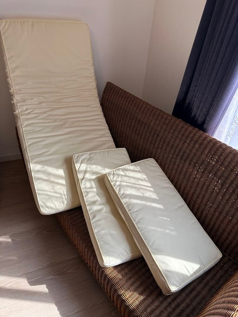 定価¥180,000 ラタンソファー