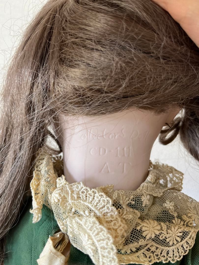 愛くるしい西洋人形 ２　コレクターズドール　\" A T \"