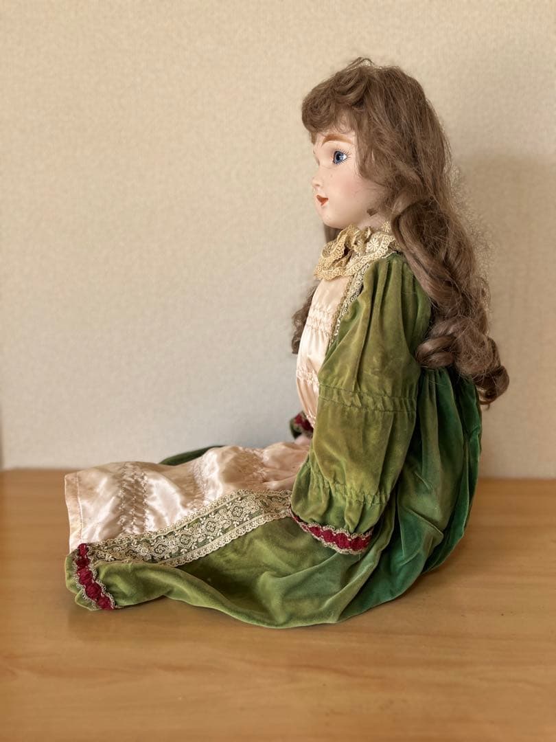 愛くるしい西洋人形 ２　コレクターズドール　\" A T \"