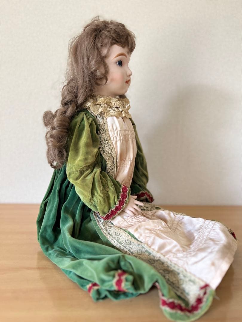 愛くるしい西洋人形 ２　コレクターズドール　\" A T \"