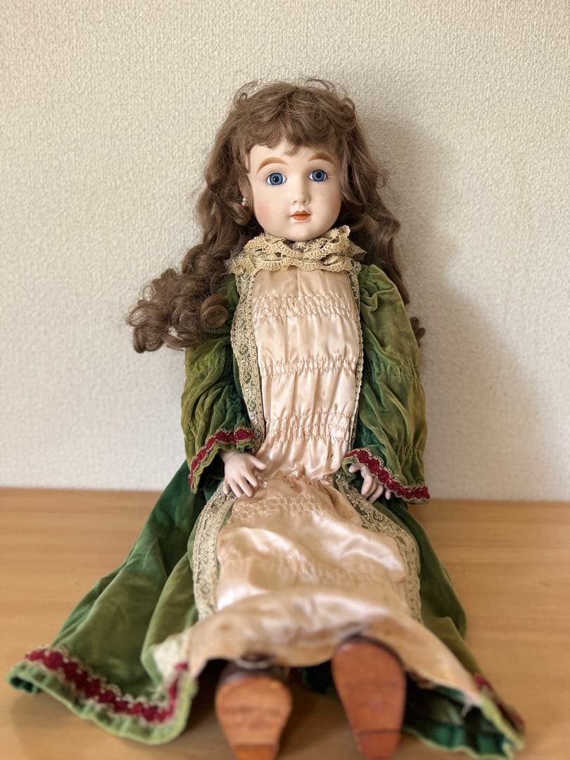 愛くるしい西洋人形 ２　コレクターズドール　\" A T \"