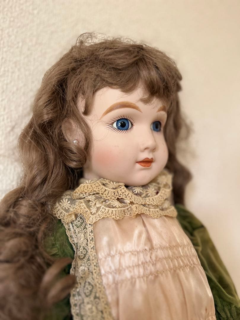 愛くるしい西洋人形 ２　コレクターズドール　\" A T \"