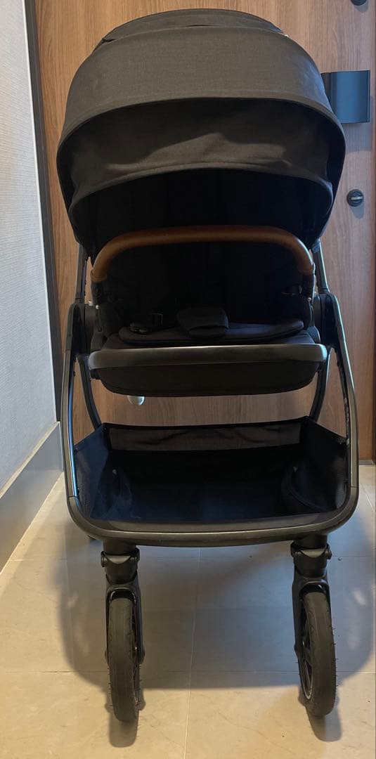 nuna TRIV next ベビーカー キャビア2024年購入