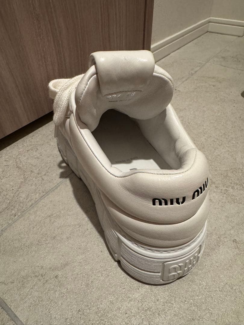 【美品】miumiu＊ミュウミュウ スニーカー 38 ホワイト24SS厚底